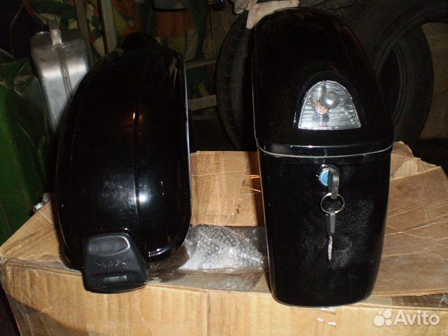 Пластиковые мото кофры с ключом и фонарями