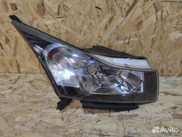 Фара правая Chevrolet Cruze
