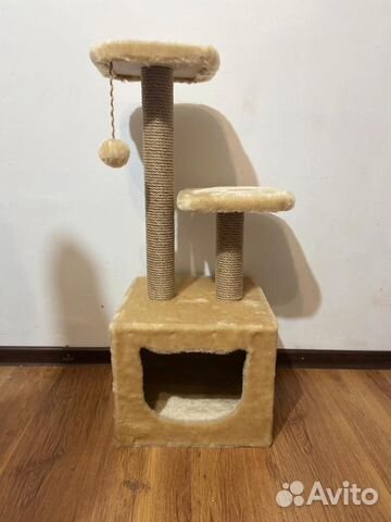 Домик для котика с когтеточками и лежанкой