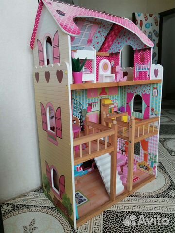Кукольный домик с мебелью