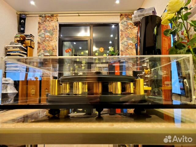 Виниловый проигрыватель в топ комплектации золото