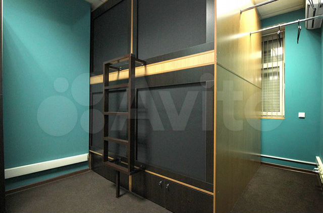 Комната 28 м² в 4-к., 2/2 эт.