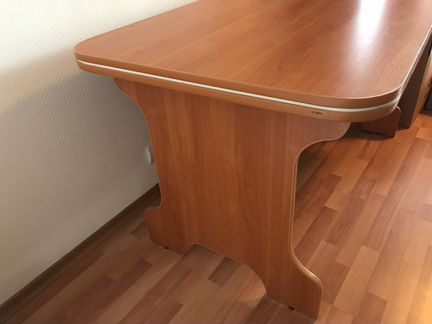 Стол обеденный большой