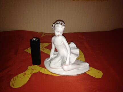 Фарфоровая статуэтка. лфз
