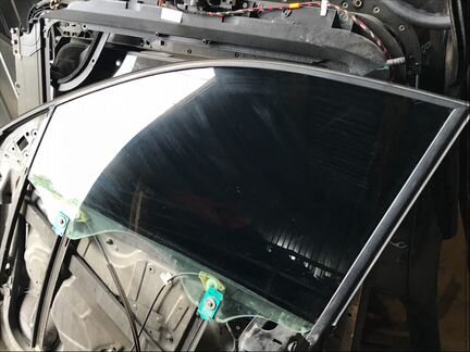 Стекло передних дверей Порше Кайенн 955