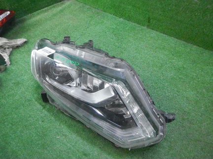 Фара правая Nissan X-Trail T32 (2013-2017) LED 260
