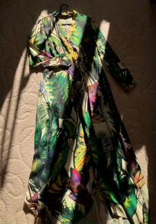 Яркое длинное платье