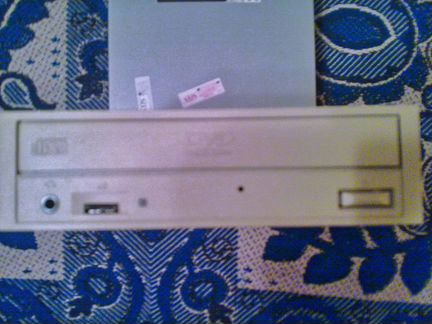 DVD ROM reader Model DU-57008,CD R / RW -CW-7586-B