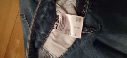 Джинсы uniqlo