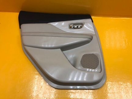 Обшивка двери задняя левая Nissan Murano Z52