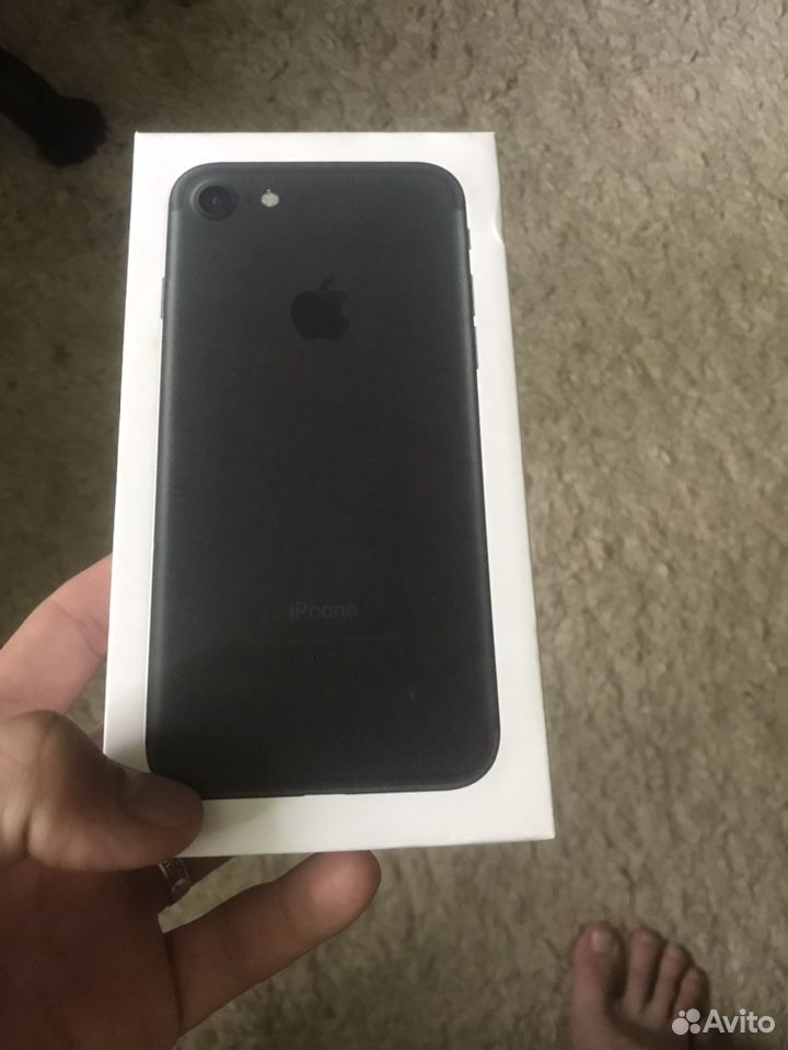 Коробка iPhone 7