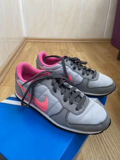 Женские кроссовки Nike
