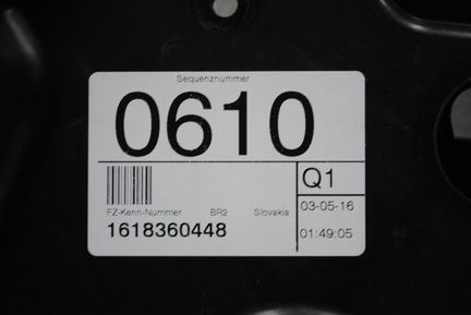 Стеклоподъёмник передний левой двери VW Touareg 2