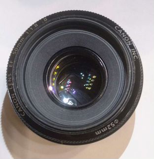 Объектив Canon EF 50 mm f/1.8 II с тушкой Canon 40