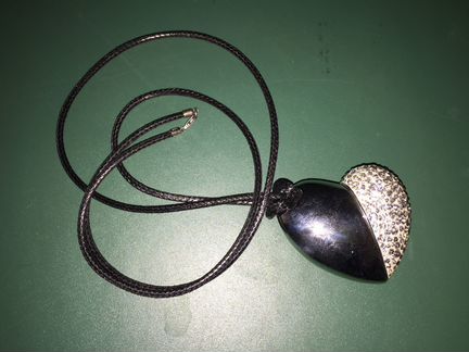 Кулон-сердце-флешка Сваровски/Филипс