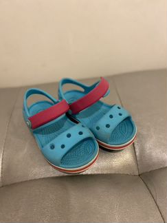 Crocs 22