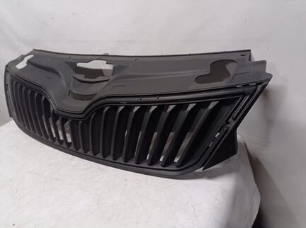 Решетка радиатора Skoda Rapid арт 14112