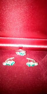 Комплект серебро с изумрудами и фианитом серебро