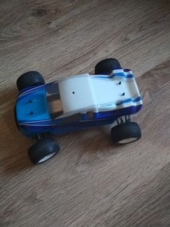 Машинка на радиоуправлении