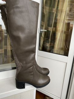 Сапоги 40 р,вторые в подарок