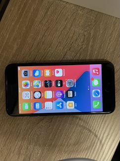 Телефон iPhone 7 128Gb Black