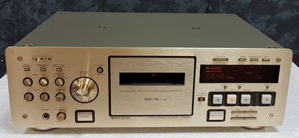 Teac V 8030S-топовая модель 1994 год