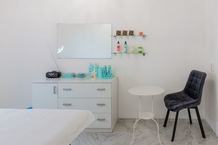 Сдается рабочее место в студии красоты