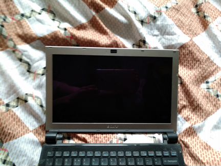 Рабочий ноутбук Sony VGN-тz1 с треснутой матрицей