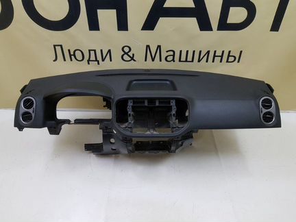 Торпедо Volkswagen Tiguan 1