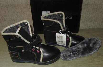 Ботинки новые для девочки, размер 29