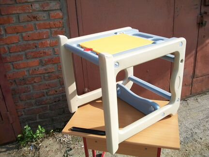 Детский столик