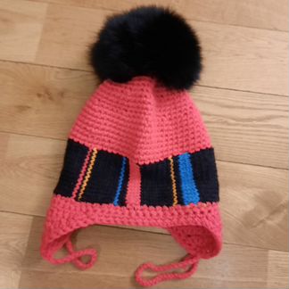 Шапка ручной работы для девочки 6-7лет