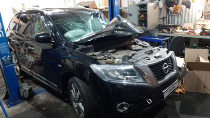 Nissan Pathfinder 3.5 CVT, 2014, битый, 125 000 км