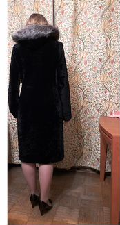 Шуба мутоновая р 44-46, с капюшоном