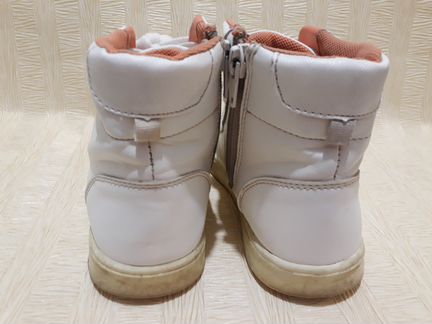 Б/У кроссовки фирмы Н&М размер 31 (19.5 см)