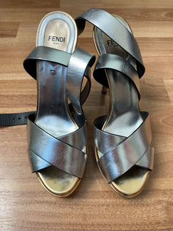 Босоножки Fendi