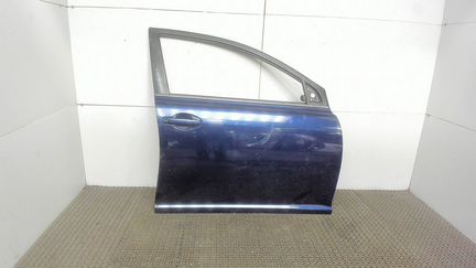 Стекло боковой двери правое переднее Toyota Avensi