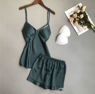 Изумрудная пижама S, L новая красивая