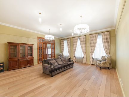 3-к квартира, 170 м², 3/7 эт.