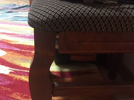 Стул деревянный