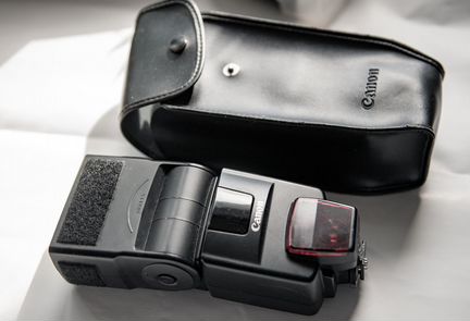 Вспышка Canon Speedlight 550 EX