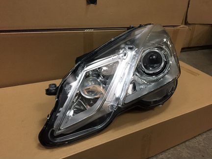 Фара передняя Мерседес 212 до Рестайлинг Би ксенон