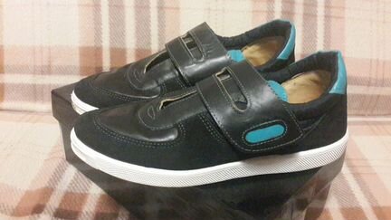 Кожаные кроссовки