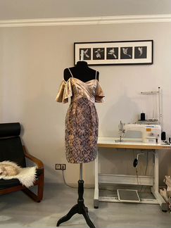 Нарядное платье на мягком корсете