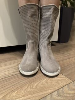 Женские замшевые сапоги