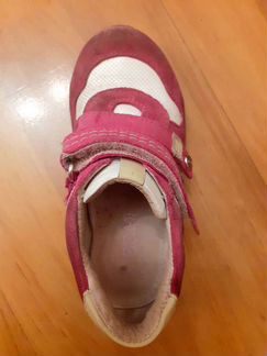 Продам кроссовки 26р