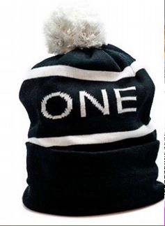 Шапка ONE, новая
