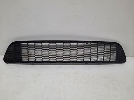 Решетка бампера передняя Nissan Micra K12E