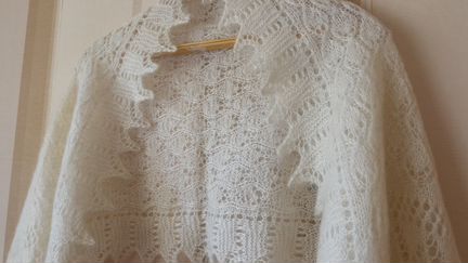 Палантин новый большой пуховый ажурный