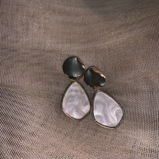 Серьги с перламутром (бижутерия)